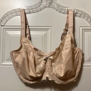 Chantelle Women's Lace Underwire Bra in Nude 32DDDD